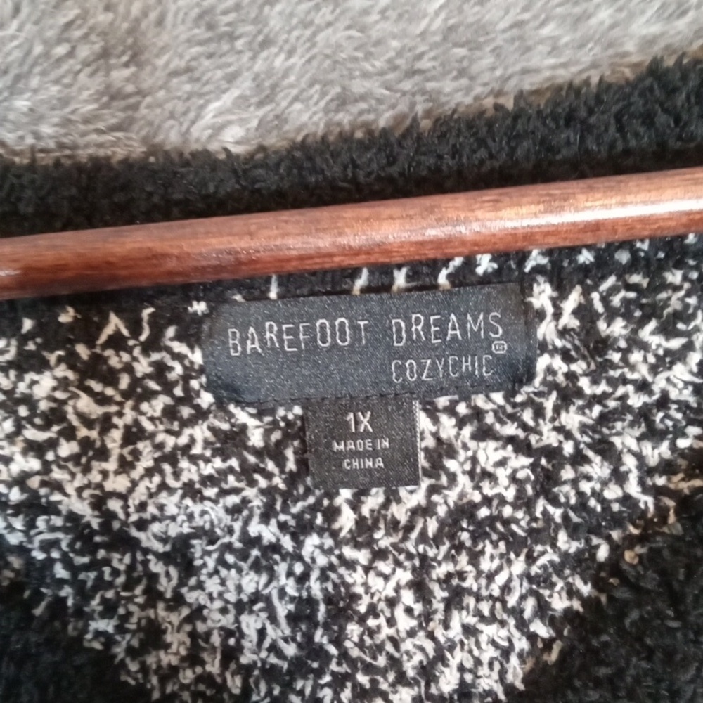 Barefoot Dreams Black and White Snowflake Sweater Fair Isle Womens 1x - Picture 2 of 7